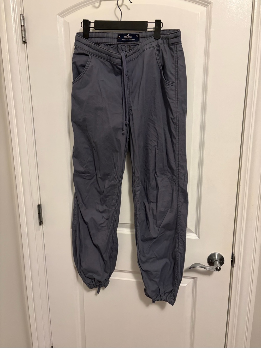 Hollister Co. adjustable rise blue baggy parachute pants size M short